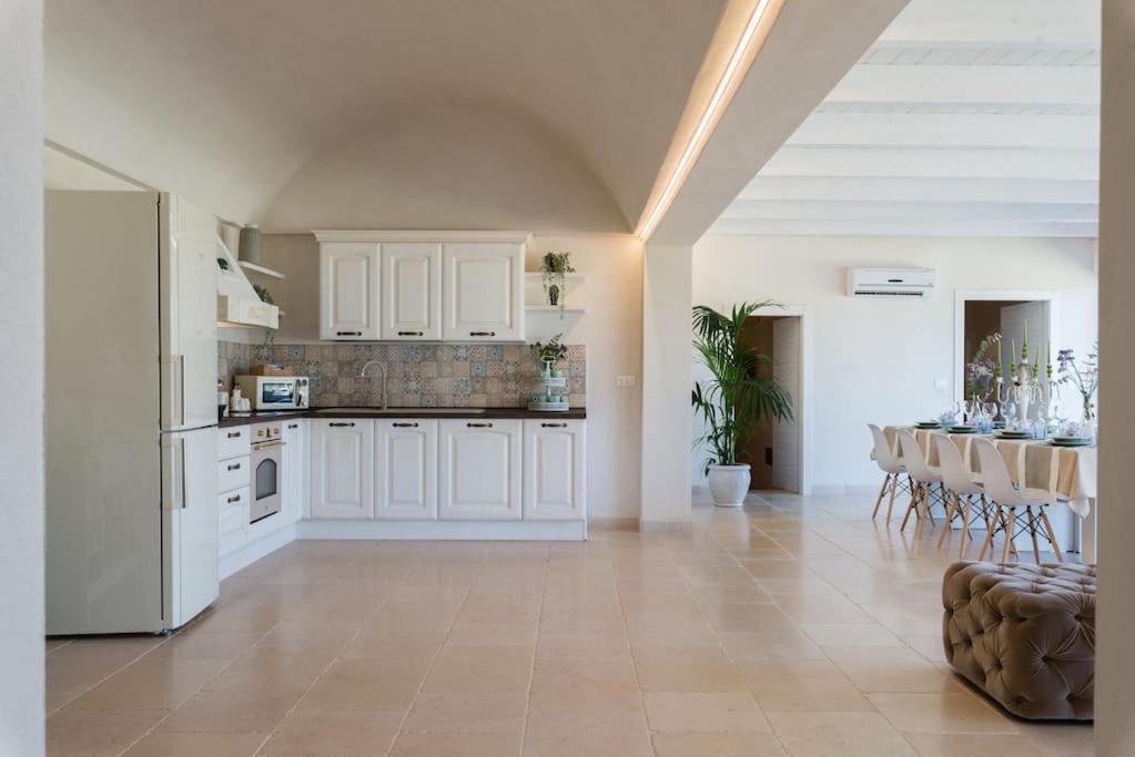 Tenuta Traghetto Ostuni Eksteriør billede